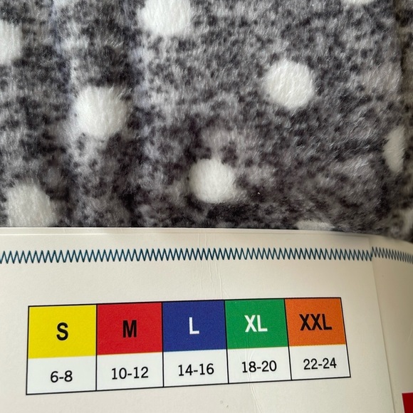 Jane and Bleecker - fleece Pajama Set - Picture 5 of 7